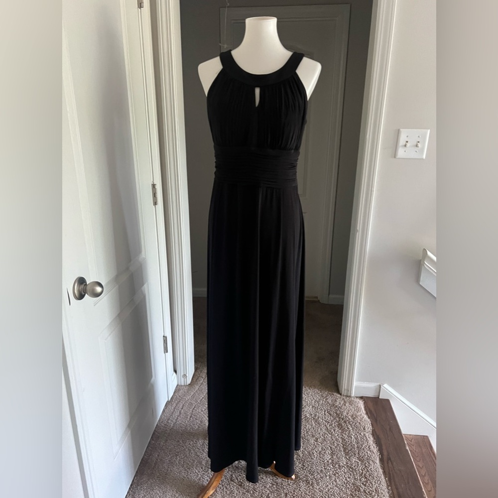 Incredibly Flattering Black Dress Halter Keyhole Size 16